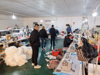 中洲农场开展服装加工企业安全专项检查  筑牢年终安全防线