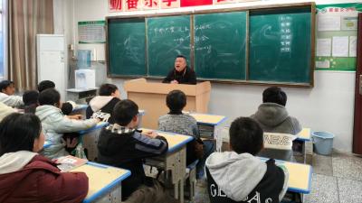 领导包班精准督管 城隍镇中学筑牢七年级成长防线