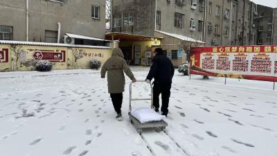 汉正中心幼儿园织密极端天气防护网