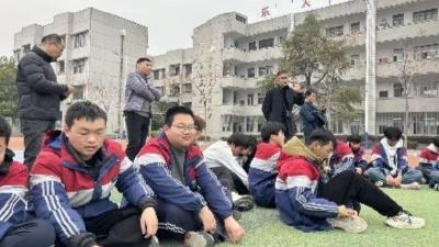 师生同心迎中考 分水中学九年级举行学风班风民主交流会
