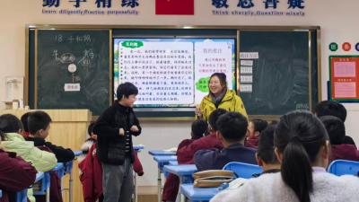 青蓝携手提质效 新质课堂绽芳华——汉川外国语学校小学部青蓝工程期末考核汇报课有序推进