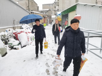 “把爱带回家，暧心护航伴成长”  --涵闸社区慰问困境儿童