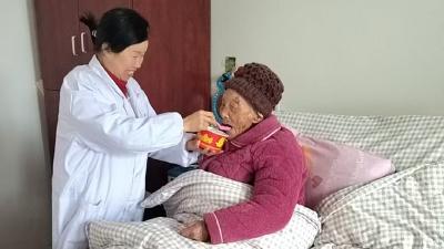 韩集乡医养中心：腊八送粥  情系夕阳红