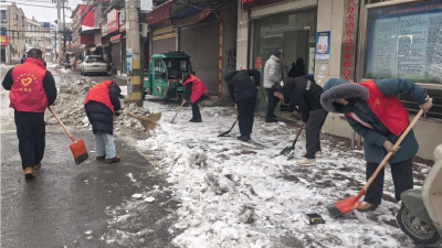分水镇以雪为令，昼夜奋战保畅通