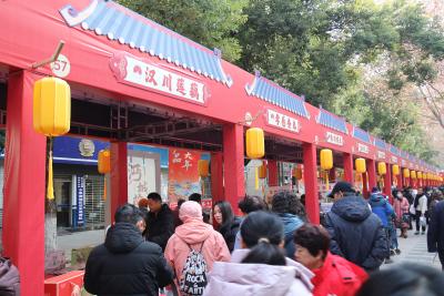 汉川“河蟹”“莲藕”双地标闪耀省城展销会