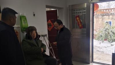 融冰化雪 情暖老兵解民忧