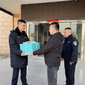 警营暖冬送祝福 慰问激励勇担当