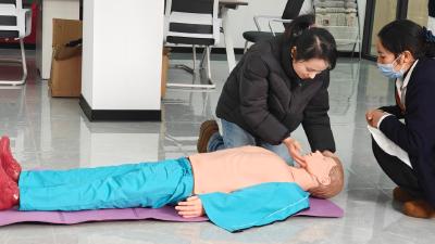急救技能进社区 中医关怀暖人心