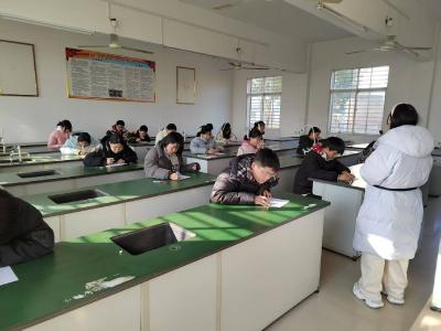 汉川市喻河中学举行语文英语听写比赛