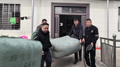 分水爱心人士捐赠200余件崭新童装，守护困境儿童成长