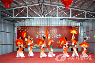 村晚涌春潮 文明润分水‌