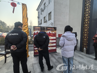 新春赶大集 消防送“福”｜马鞍乡把“安全年货”送到群众手中
