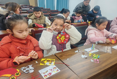 脉旺镇桃花村寒假爱心托管班开班啦