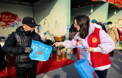 汉川市司法局：普法宣传进集市 法治护航过大年