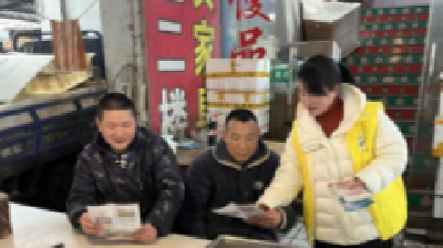 沉湖镇：“平安早市”进菜场 宪法助力护万家