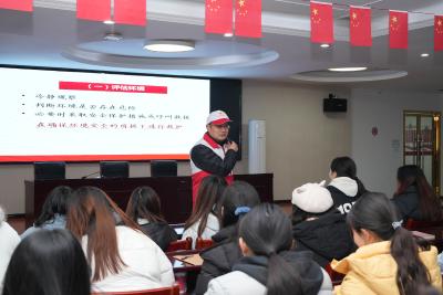 汉川市红十字会为返乡大学生志愿者开展应急救护培训