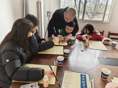 韩集乡：情暖寒假 护航成长  