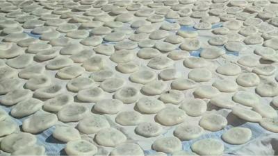 打糍粑闹新春 年味直接拉满