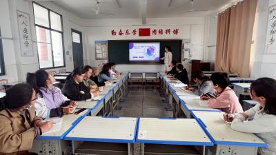 湾潭乡三汊中心小学鼓励教师拥抱AI  