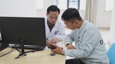 【视频】春季皮炎高发 专家支招科学防护