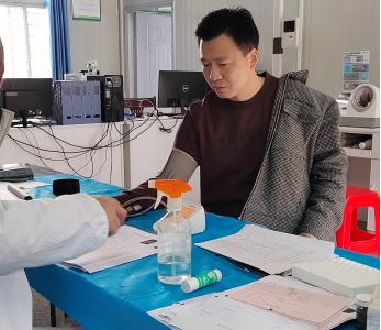 若有战召必回！退役军人踊跃参加民兵体检