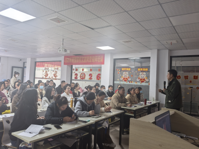 家门口学技能 拓宽就业路