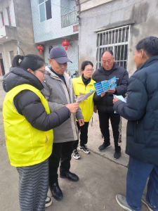 里潭乡多部门联合开展平安建设集中宣传活动