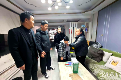 送教上门暖童心 特教关怀不缺位