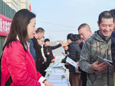 农技专家下乡科普，助农增收促乡村振兴