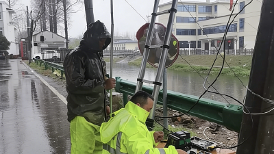 线路突发中断 汉川联通冒雨抢修保通信畅通
