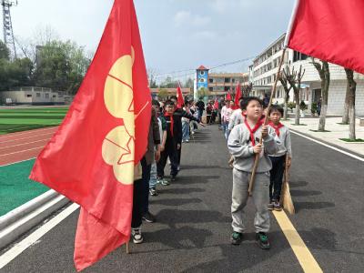 马鞍乡：三月春风 学习雷锋