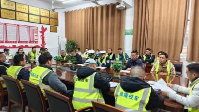 汉川东风小学召开校车安全工作会议