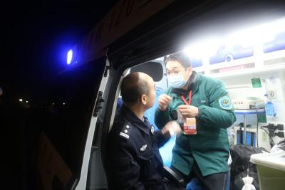 汉川市人民医院圆满完成2026年孝感马拉松医疗保障任务