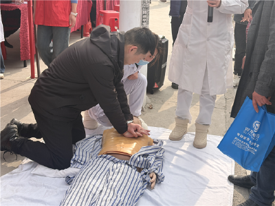 开发区红十字会亮相制造业招聘会 急救科普护航就业路