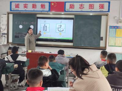 汉川市回龙镇王垸小学开展语文教研活动