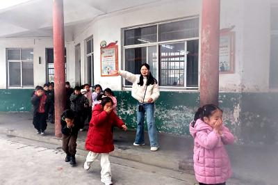分水小学：消防演练不松懈  安全意识入人心