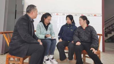 织密家校守护网　点亮心灵向阳花