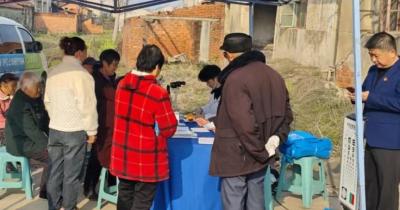汉川市艾尔眼科到分水镇开展义诊活动