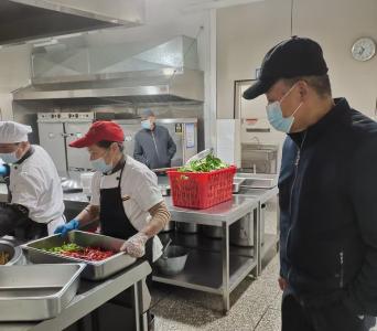 汉川市南河乡姜岭中心小学开展食堂家长开放日活动