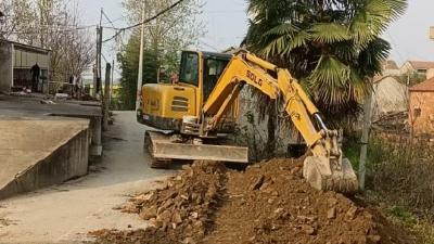 这条路宽了，村民心里踏实了