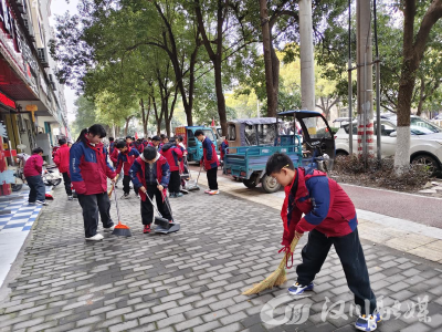 仙女山二小：弘扬雷锋精神 争做新时代追“锋”少年