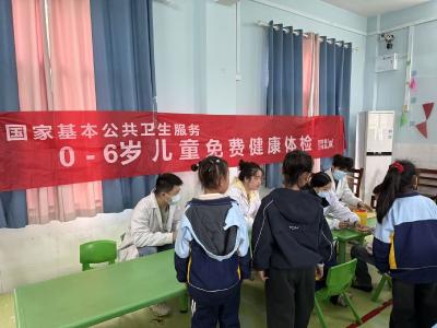 护航师生健康！刘家隔镇卫生院开展校园科普活动