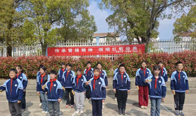汉川市回龙镇茶棚小学开展学雷锋主题展演活动