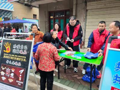 麻河镇：清明禁毒宣传“不放假”