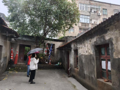 暴雨突至！火猴山社区入户排查危房，守护居民平安