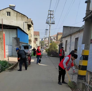 志愿红点亮同乐村，集中整治绘新景