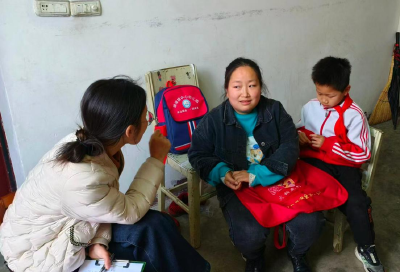 垌塚镇：老师到我家 家访暖人心