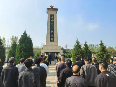 40余名社区矫正对象在烈士陵园接受红色洗礼 