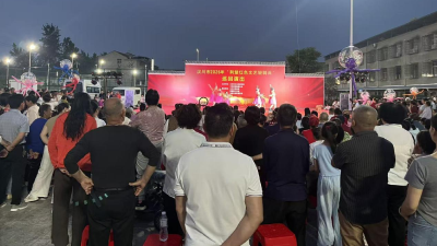 荆楚红色文艺轻骑兵走进新堰镇，文艺+普法送到村民家门口