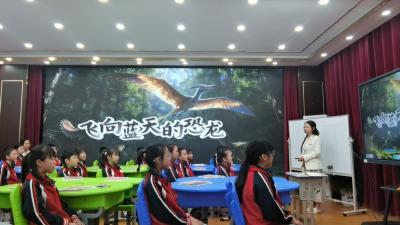 AI赋能新课堂，东风小学教联体举办语文教学比武